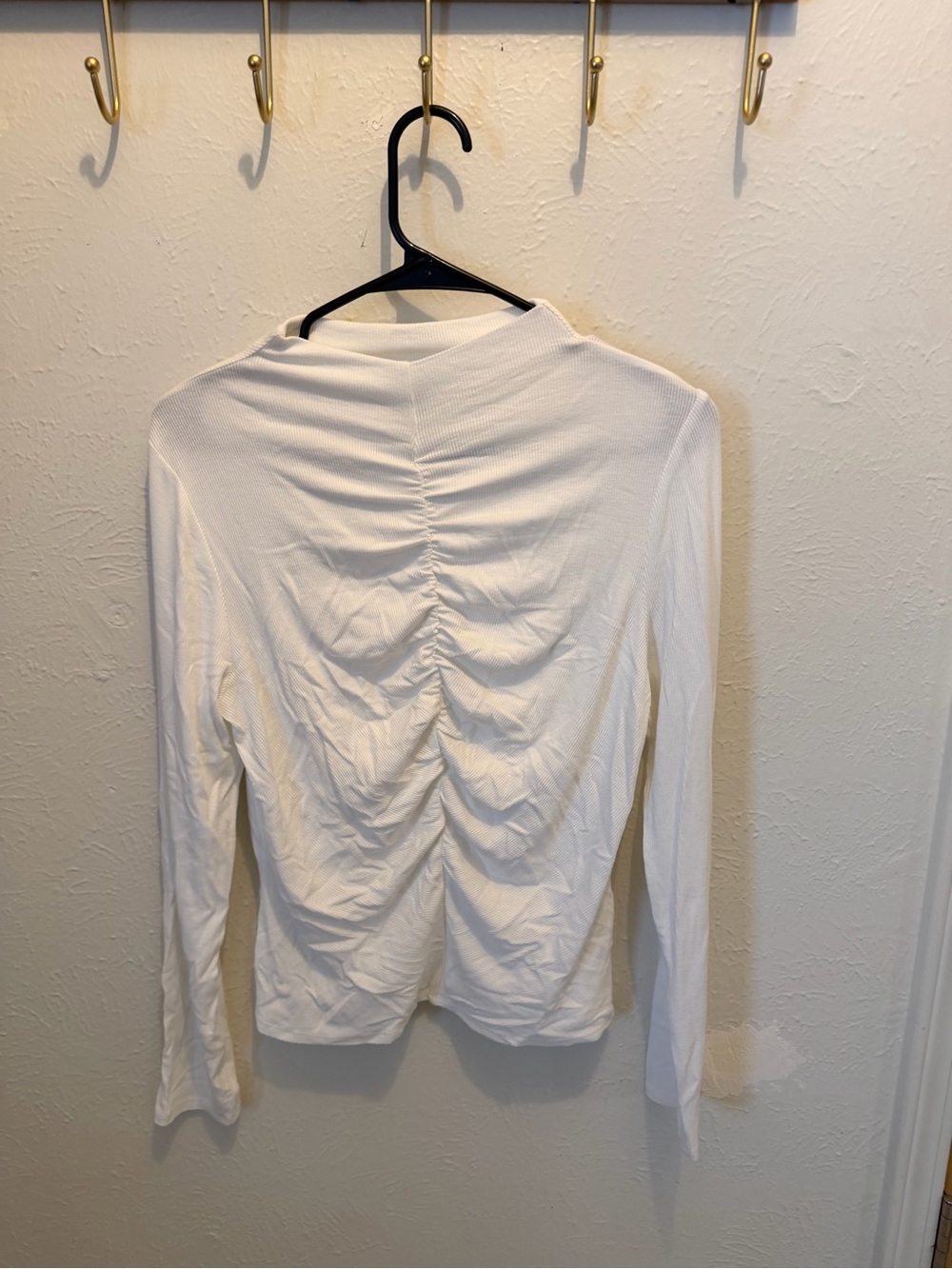 Versona Women’s White Long-Sleeve Ruched front Top